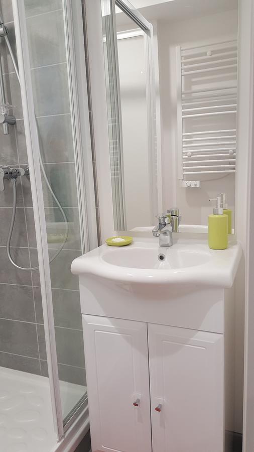 Colbert Apartment Диеп Екстериор снимка